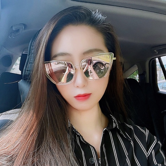 β¨UV Clear Frame Pink Mirror Cat Eye Sunglasses - Picture 2 of 7